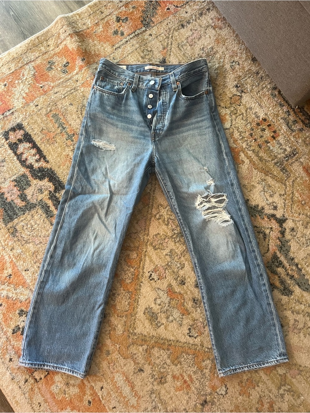 Levi's High Rise Distressed Blue Jeans